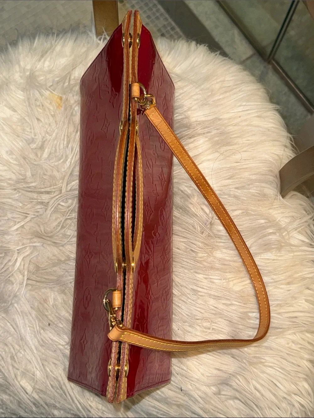 Louis Vuitton Vernis Roxbury Drive in Pomme D’Amour